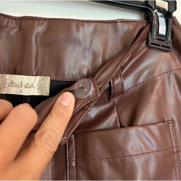 Alterd state Brown Leather Women high rise Shorts cuffed - Picture 2 of 4